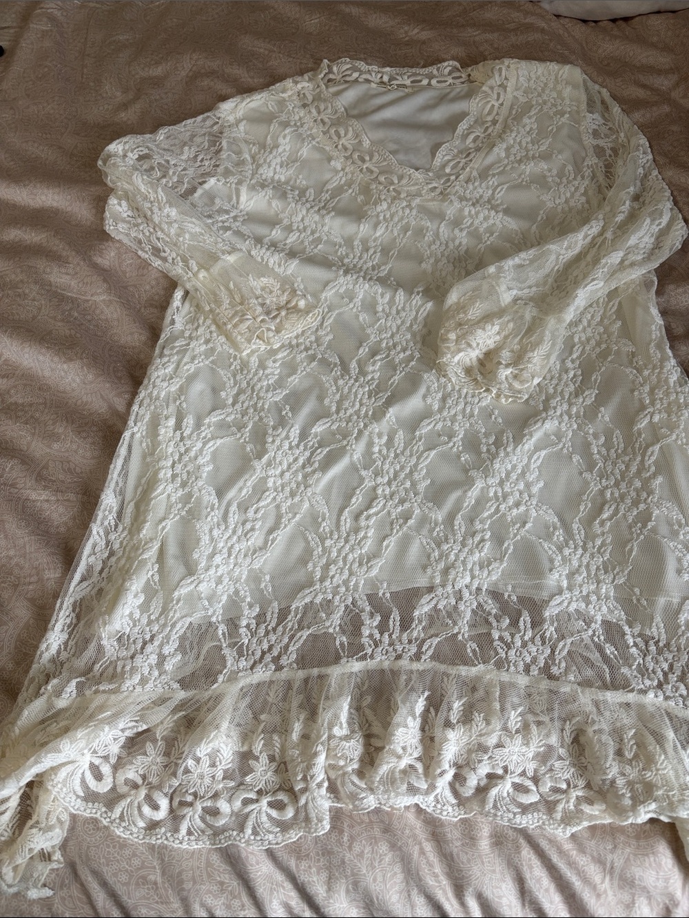 indigo soul Cream Lace Long-Sleeve Sheer tunic lined